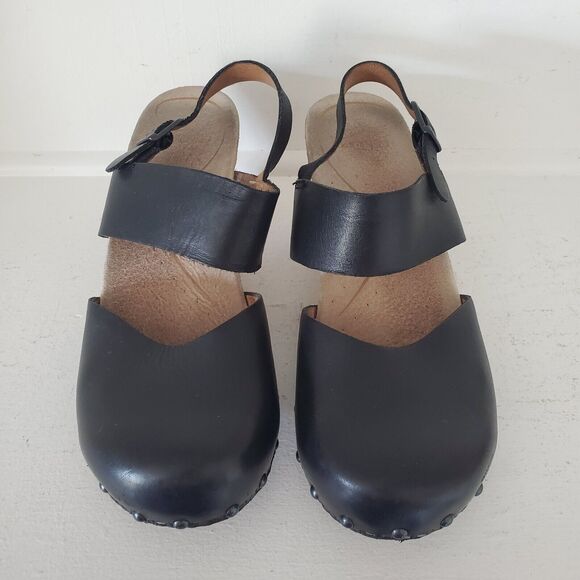 Dansko Black Leather Clogs with Tan Heel - Picture 2 of 9